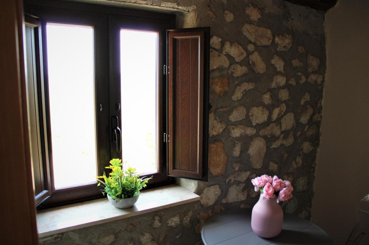 Roba Albanisi Hotel Aragona Exterior photo