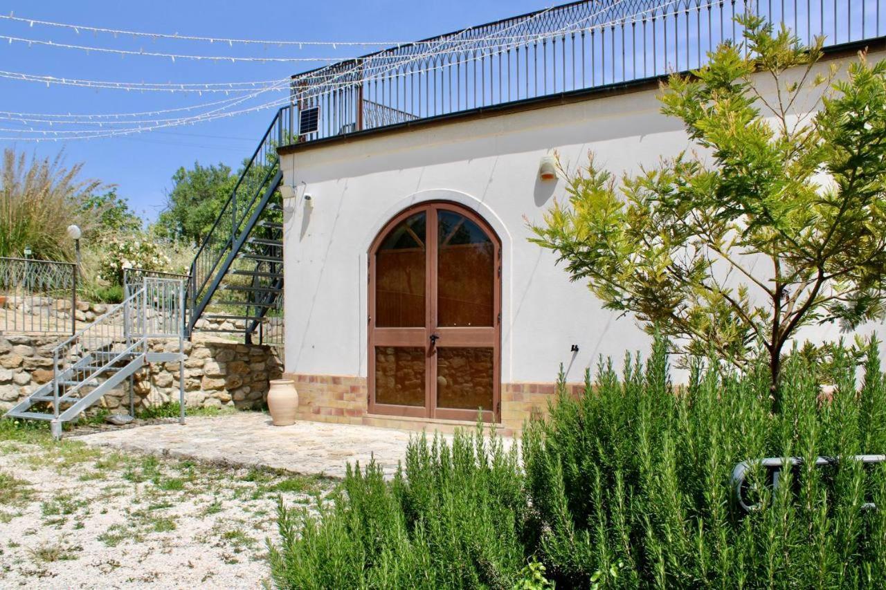 Roba Albanisi Hotel Aragona Exterior photo