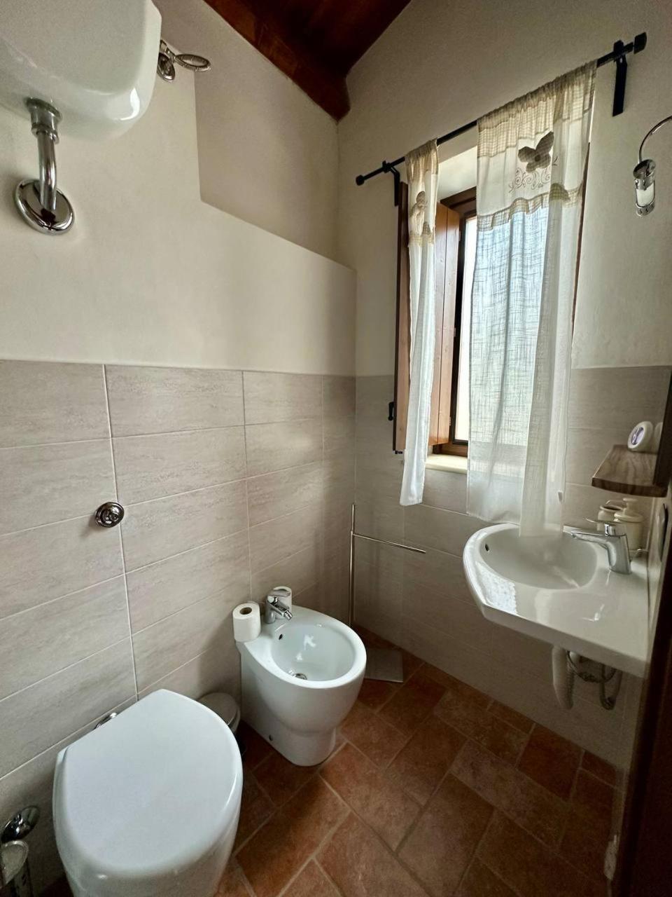 Roba Albanisi Hotel Aragona Exterior photo